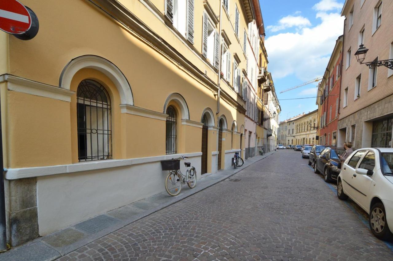 Ferienwohnung Eleganza Del Riccio Parma Exterior foto